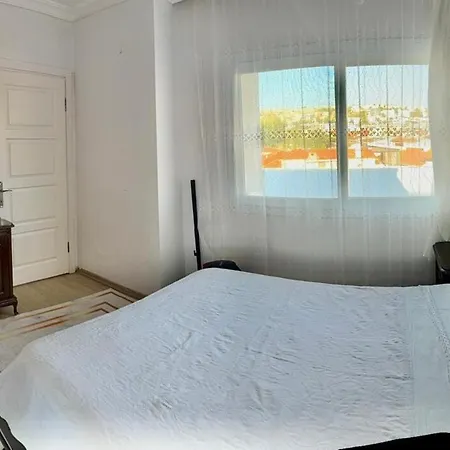 Izmir Carsi Apartament *